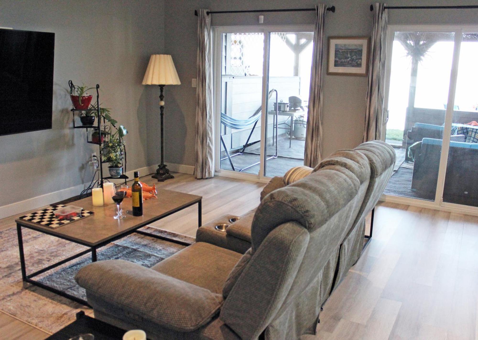 Edgewater Chemainus Apartment Exterior photo